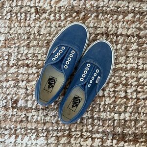 Classics blue vans, need laces:)